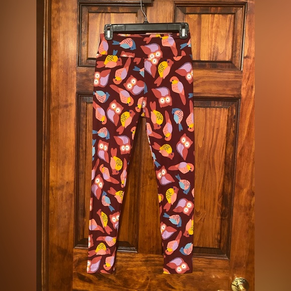 LuLaRoe OS Leggings Maroon Eggplant Wine Purple Birds Owls Parrots Parakeets - Picture 3 of 14
